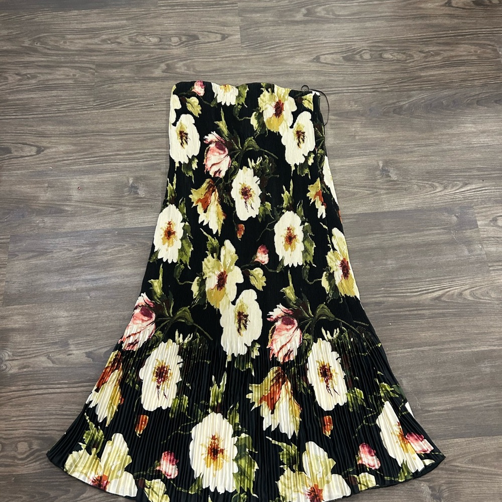 Abercrombie & Fitch Floral Pleated Midi dress